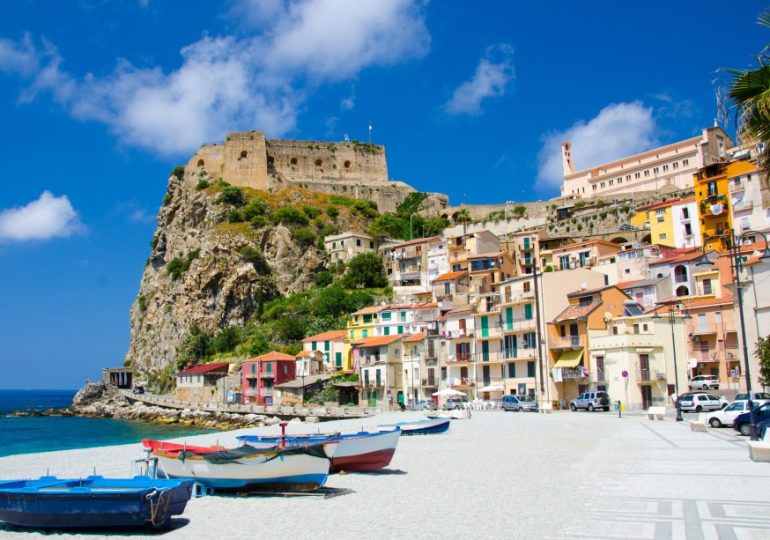 Sun soaked Italian town just minutes from the beach PAYS you £26,000 to move there – you just need to be the right age