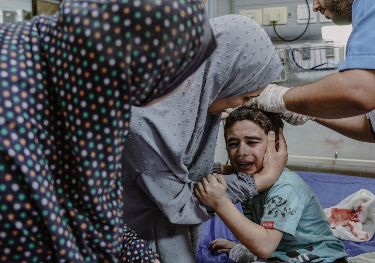 A Photographer Captures Death, Destruction, and Grief in Gaza