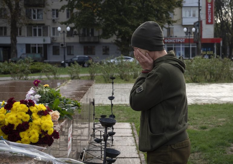 Russia Ramps Up Attacks on Key cities in Eastern Ukraine