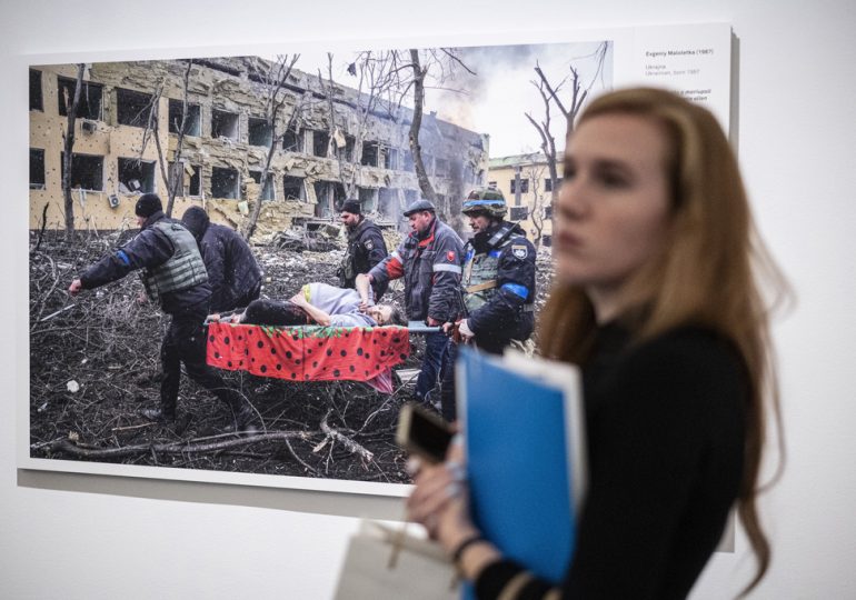 Hungary Bans Minors From Visiting World Press Photo Exhibition Over LGBT Display