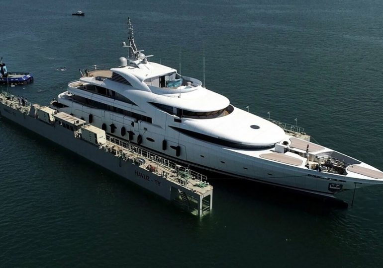 Putin’s £40m ‘V’ superyacht with round bed and ceiling mirror is REVEALED after vessel is ‘kitted out for gymnast lover’