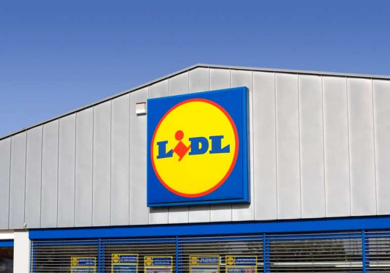 ‘Very stressful’ Lidl customers fume as they are charged TWICE for their shopping in debit card glitch