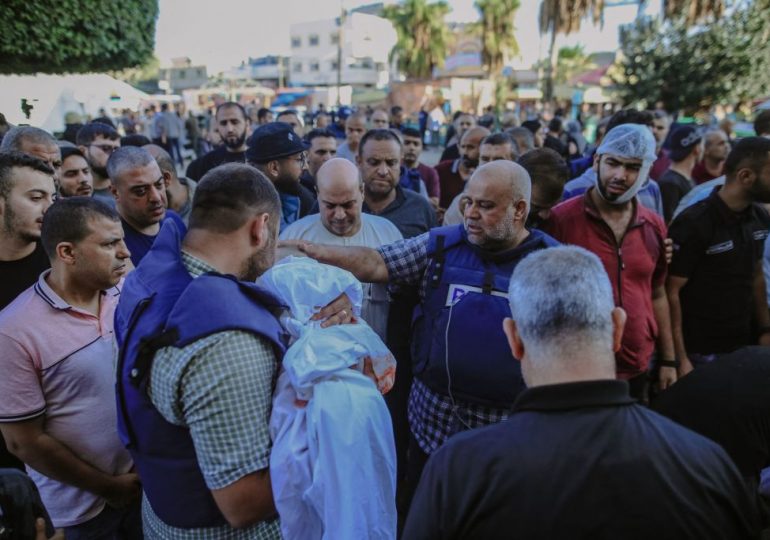 Al Jazeera Journalist Whose Family Was Killed in Airstrike Is Wounded in Gaza