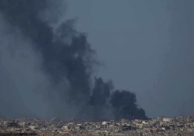 Israeli Forces Bombard Central Gaza in Apparent Move Toward Expanding Ground Offensive