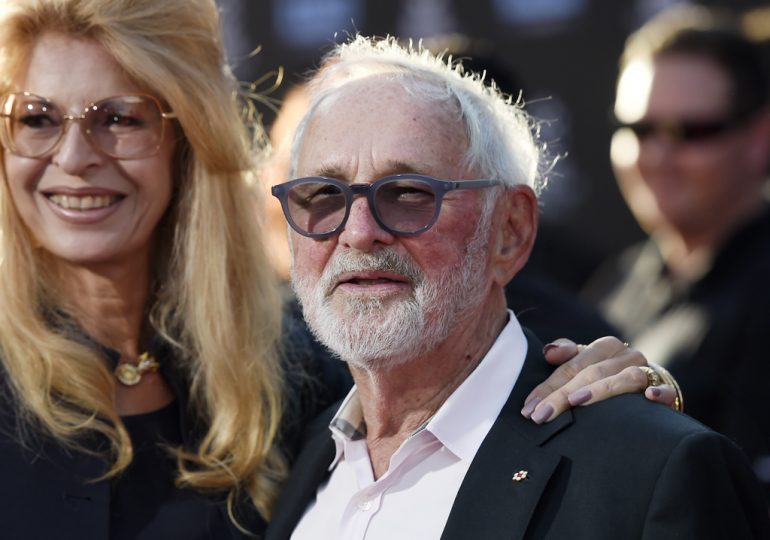 Norman Jewison, Acclaimed Director of In the Heat of the Night and Moonstruck, Dead at 97