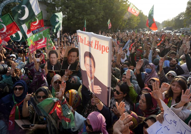 Allies of Imran Khan Secure Biggest Share of Seats in Pakistan’s Final Election Tally