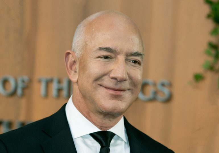 Jeff Bezos Nets $8.5 Billion From Amazon Share Sale