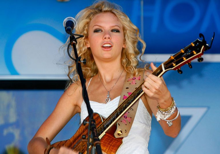 Taylor Swift Honors Country Music Star Toby Keith in Resurfaced Clip