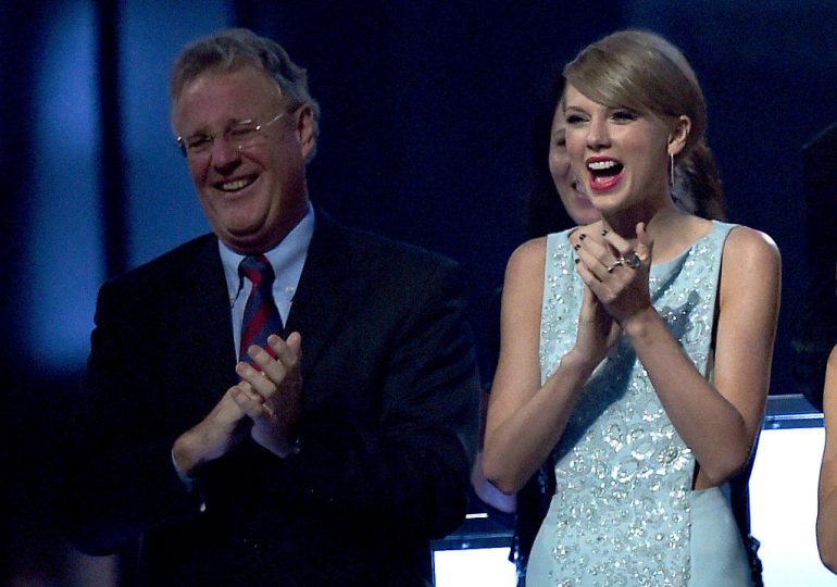 Australian Paparazzo Photographer Accuses Taylor Swift’s Dad of Punching Him in the Face