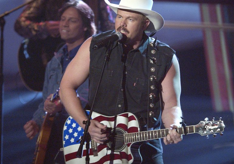 The Story Behind Toby Keith’s Controversial 9/11 Anthem “Courtesy of the Red, White and Blue”