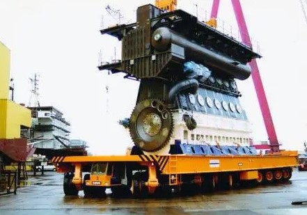 Video shows whopping scale of the world’s biggest ENGINE the size of a block of flats and as powerful as 90 Bugattis