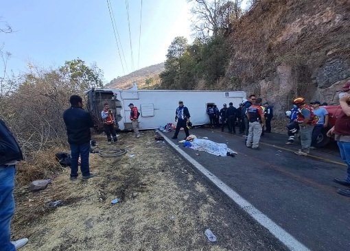 At least 14 killed & 31 injured in horror Mexico bus crash in tourist hotspot after vehicle overturned & crashed