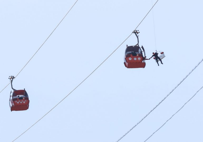 174 People Stranded in the Air Are Rescued After Fatal Cable Car Accident in Turkey