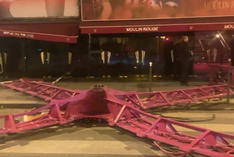 Sails on Moulin Rouge’s iconic windmill COLLAPSE crashing to the ground at world’s most famous cabaret club in Paris