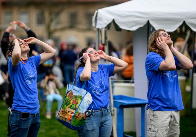 Why Your Head and Eyes Hurt After Viewing the Eclipse