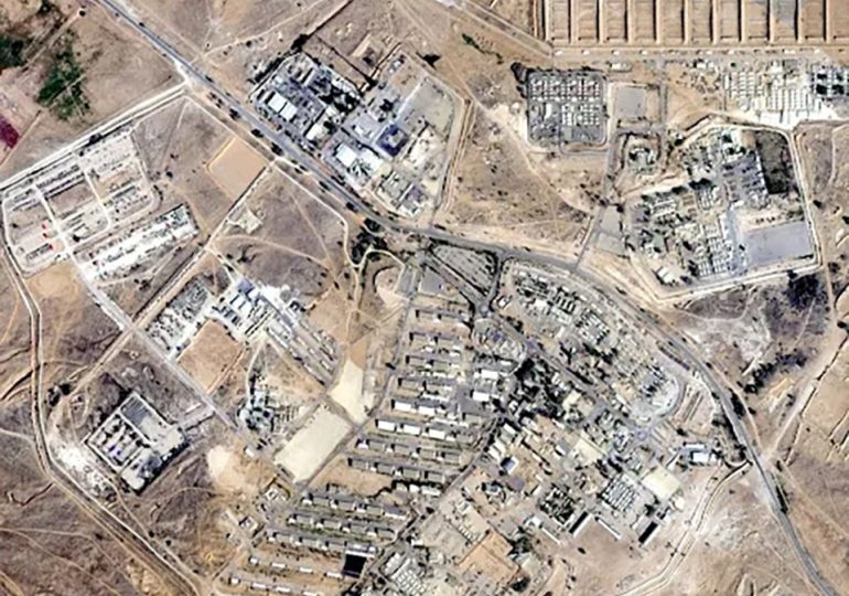 Satellite pics show Israel massing troops & vehicles for ‘six-week’ assault on Rafah as 1 MILLION people to be evacuated