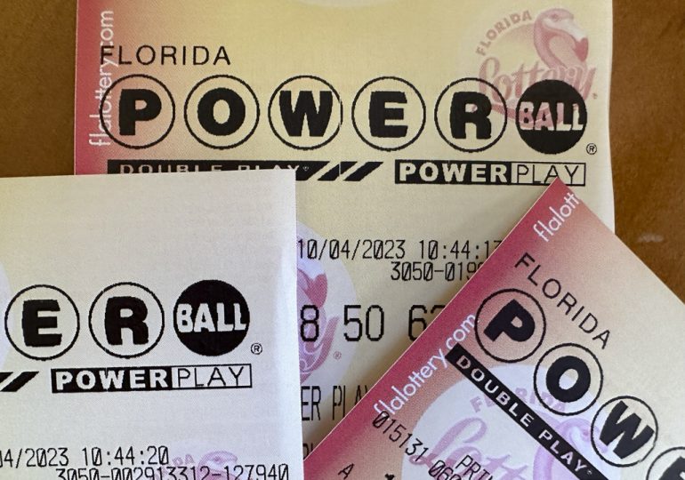 Powerball Jackpot Nears $1 Billion