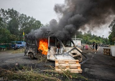 Paradise island ‘under siege’ from rioters leaving thousands of tourists stranded as France deploys special ops forces
