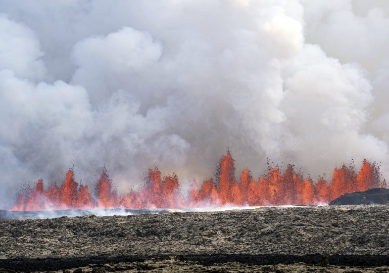 Iceland Volcano Starts Erupting Again, Shooting Lava Into the Sky