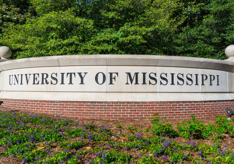 Tensions Rise at Ole Miss as Counter-Protesters Taunt Palestine Supporters With  Star-Spangled Banner