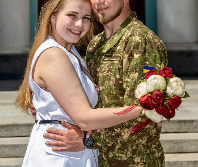 Ukraine soldier weds sweetheart with honeymoon on Kharkiv FRONTLINE as Zelensky’s heroes rush to marry before deployment