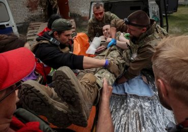 Ukraine troops fighting ‘fierce battles’ against Vlad’s invading forces in Kharkiv as thousands flee homes amid barrage