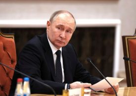 Paranoid & sickly Putin has 4 doctors & 111 security guards permanently on alert at his palace, leaked docs claim