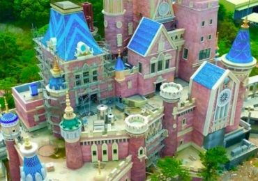 Real-life Willy Wonka chocolate factory that will pump out sweets being built in Taiwan in towering pink & blue castle