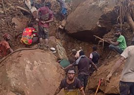 Rescuers hunting for ‘2,000 victims’ buried beneath landslide in Papua New Guinea