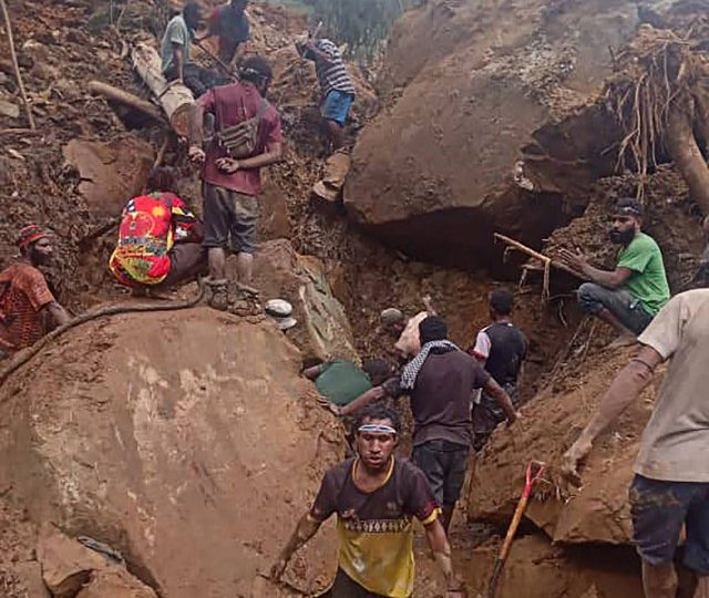 Rescuers hunting for ‘2,000 victims’ buried beneath landslide in Papua New Guinea