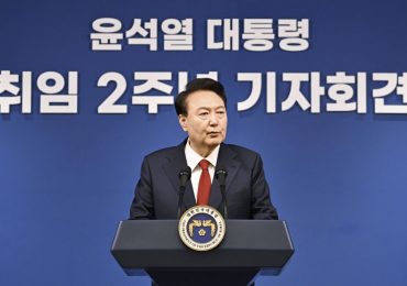 South Korea’s Embattled President Outlines Agenda Reset, Apologizes for Wife’s Bag Scandal