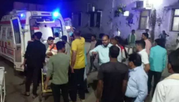 At least 13 killed including 4 children as trailer carrying wedding party overturns and crushes guests