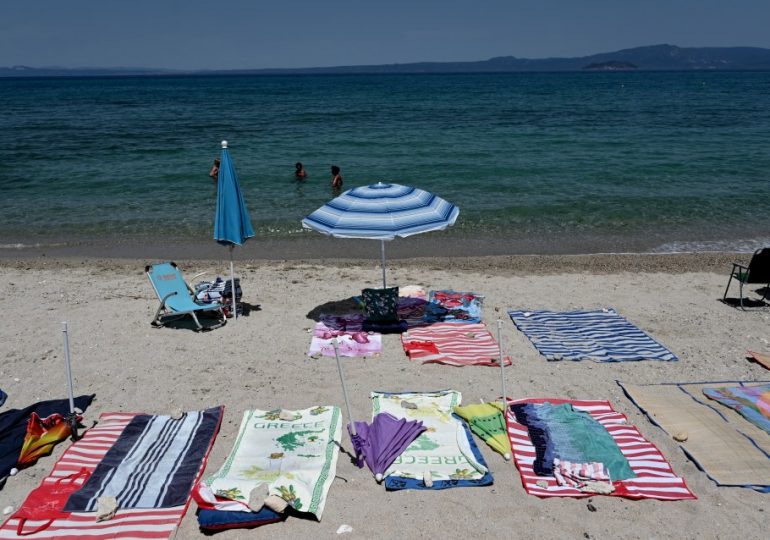 Brit hols hotspot bans sunbeds & umbrellas on another 40 BEACHES after declaring war on loungers to take back the shore