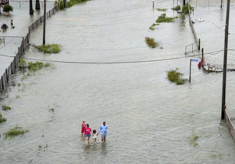 Texas and Mexico Hit by Tropical Storm Alberto as Three Deaths Are Reported