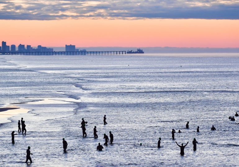 3 Alabama Men Die After Becoming Distressed While Swimming at Florida Beach