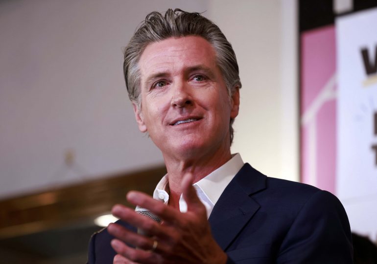 Newsom Wants to Restrict Smartphone Usage in California Schools