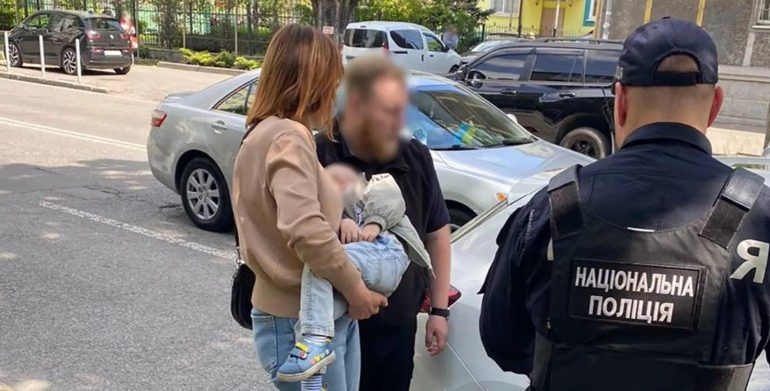 Moment teen mum, 19, is caught trying to SELL her son, 2, as she’s seen accepting huge wad of cash ‘to start a business’