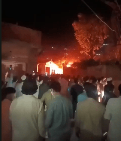 Horror moment lynch mob storms police station & beats tourist to death before setting body on FIRE for ‘insulting Koran’