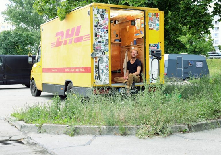 I’m like a human parcel after living in a DHL van for 4yrs…I love life on the road even though I don’t have a bathroom