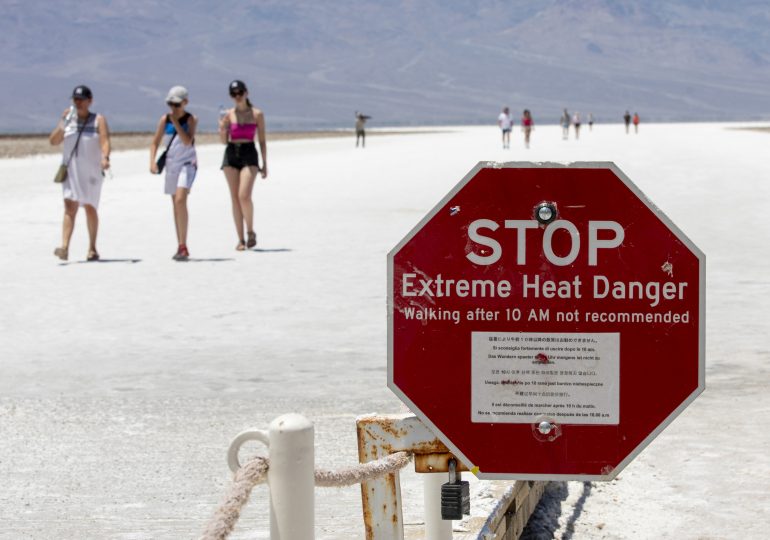 Tourists Flock to Death Valley Despite Deadly U.S. Heat Wave