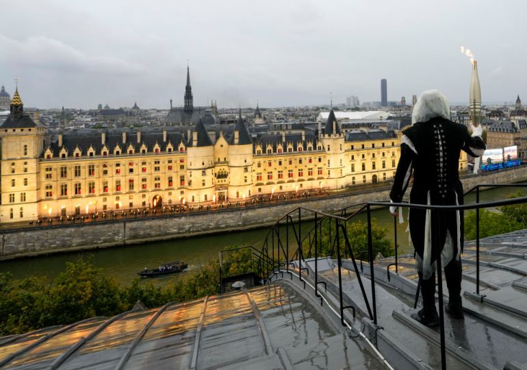 Headless Marie Antoinettes and Minions: Weird Moments From the Paris Olympic Opening Ceremony