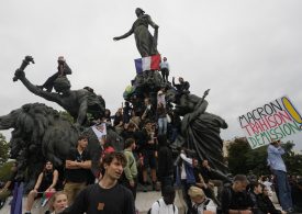 Protesters Rally in France Against Michel Barnier’s Appointment as Prime Minister