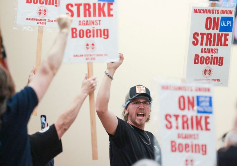 Striking Boeing Factory Workers Ready to Hold Out for Better Contract