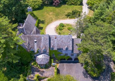 Inside abandoned £7MILLION 8-bed mansion left to rot by rich owner & set to be torn down complete with cinema & pool