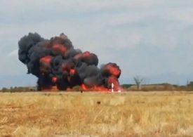 Shocking moment 470mph fighter jet plummets into the ground and erupts in fireball killing two top gun pilots