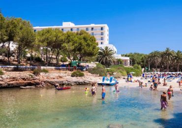 Brit tourist drowns after falling on rocks and being dragged out to sea by wave on Menorca coastline stroll