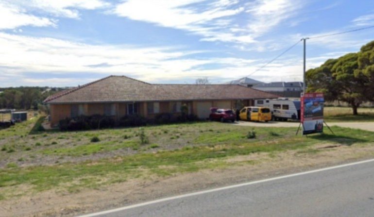 Defiant family who refused to sell to developers as town grew around them FINALLY put land on market… & expect a fortune