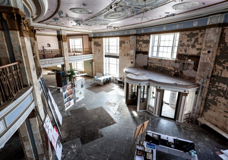 Inside abandoned Niagara Falls hotel where JFK & Sinatra  partied in grand ballroom & Marilyn Monroe filmed iconic movie