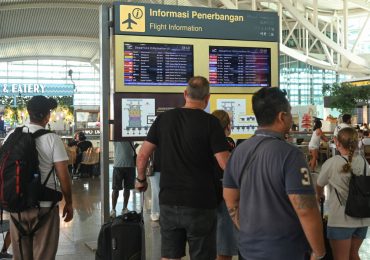 Indonesian Volcanic Eruption Causes Flight Cancellations to and From Tourist Island of Bali