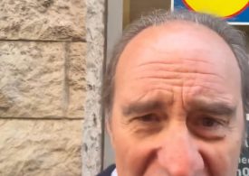 Watch bizarre moment raging billonaire turns up for a FIGHT in Lidl car park challenging online troll to ‘one-on-one’